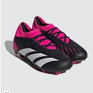 Great condition Girls Adidas Soccer Cleats "Predator" Pink Size 2.5